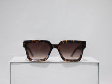 Load image into Gallery viewer, LOOKS Shades, Brown Turtle Shell Oversized sunglasses