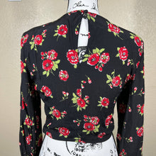 Load image into Gallery viewer, Women top Zara crop top black/Red floral long sleeve with front opening size S