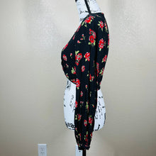 Load image into Gallery viewer, Women top Zara crop top black/Red floral long sleeve with front opening size S