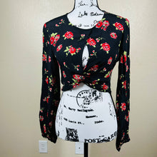 Load image into Gallery viewer, Women top Zara crop top black/Red floral long sleeve with front opening size S