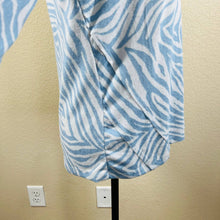 Load image into Gallery viewer, C&C California women sweater V Neckline long sleeve sweater