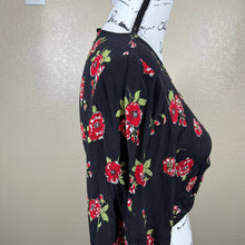 Load image into Gallery viewer, Women top Zara crop top black/Red floral long sleeve with front opening size S