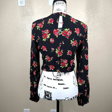 Load image into Gallery viewer, Women top Zara crop top black/Red floral long sleeve with front opening size S