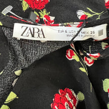 Load image into Gallery viewer, Women top Zara crop top black/Red floral long sleeve with front opening size S
